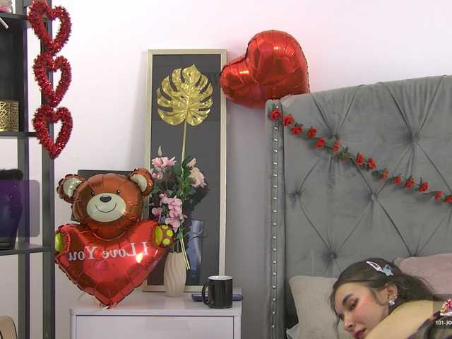 LolaButtie's BongaCams show and profile