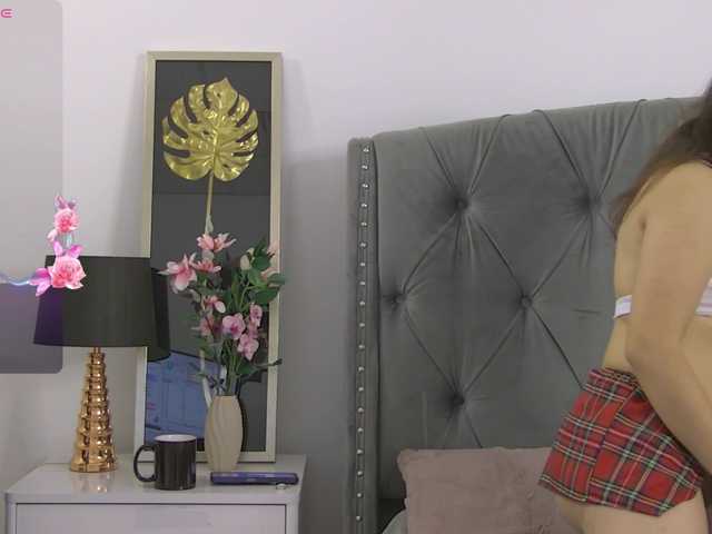 LolaButtie's BongaCams show and profile