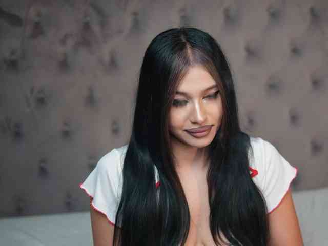 GiuliaSya webcam