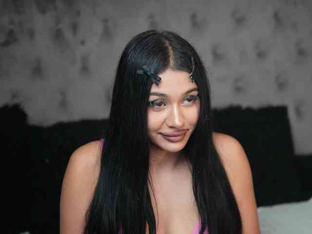GiuliaSya webcam