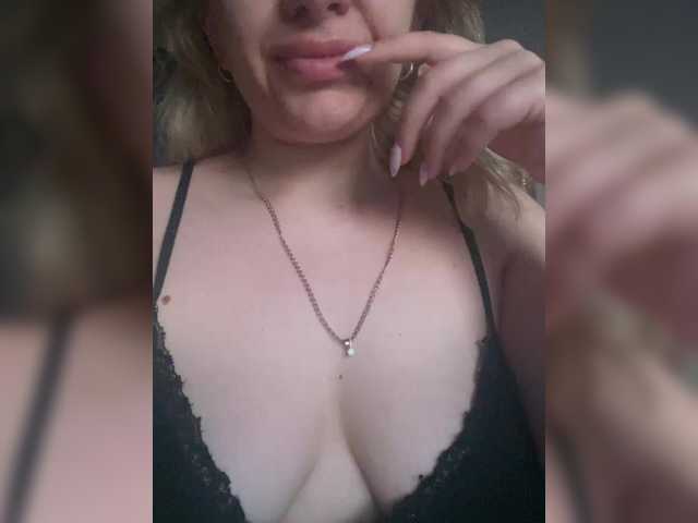 its422Katy's BongaCams show and profile