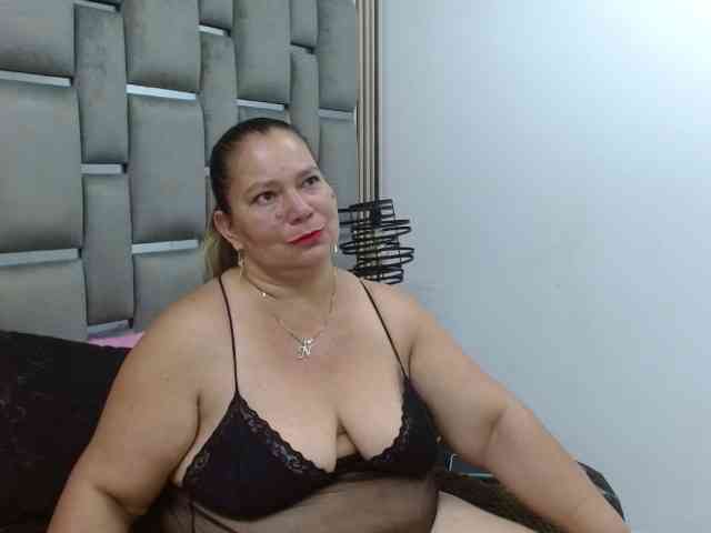 Loly47 webcam
