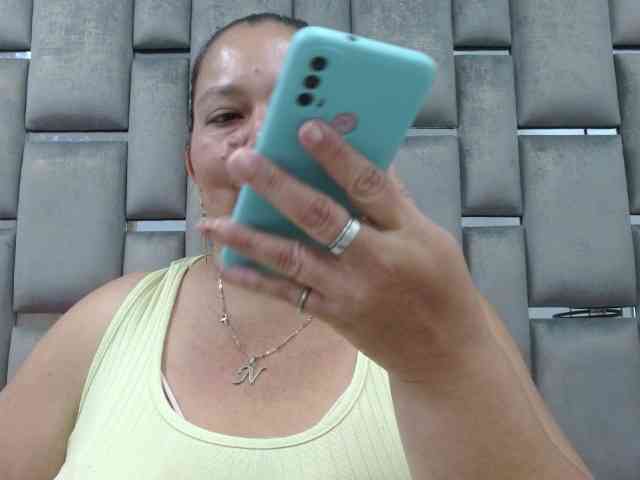 Loly47 webcam