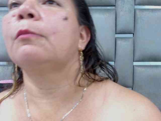 Loly47 webcam
