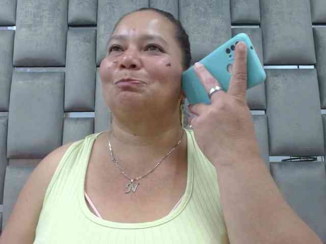 Loly47 webcam