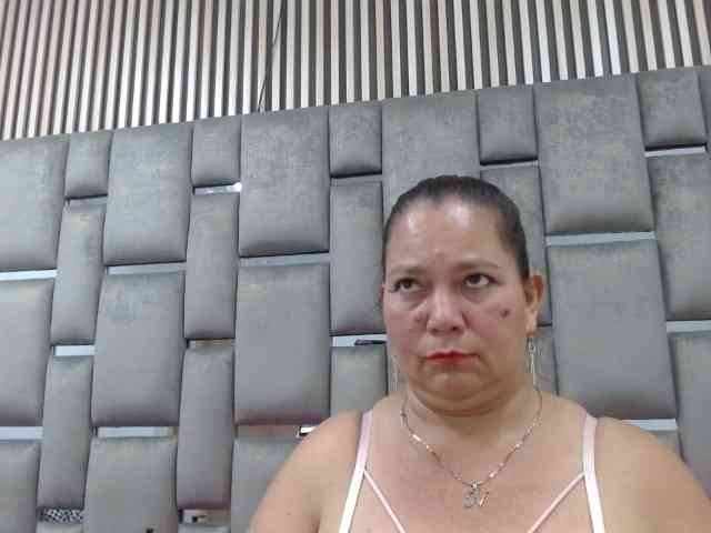 Loly47 webcam