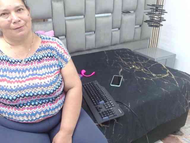 Loly47 webcam