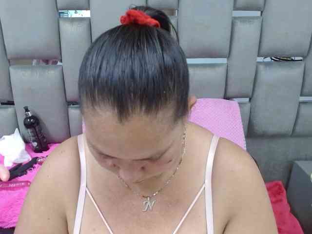 Loly47 webcam