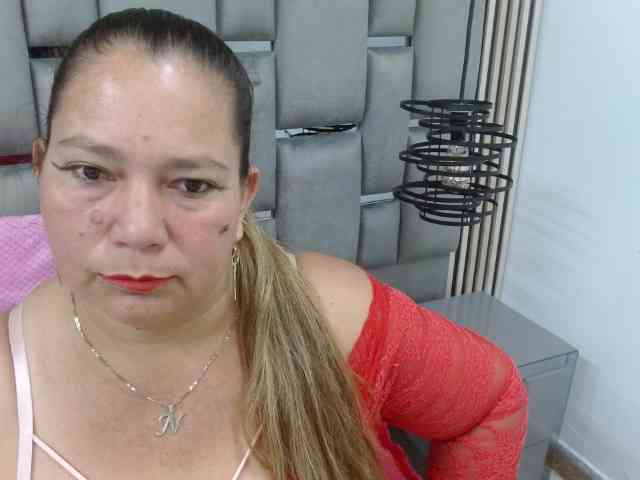 Loly47 webcam