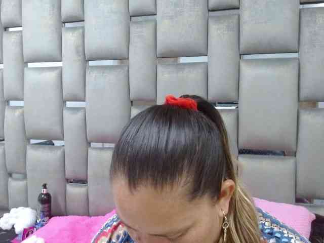 Loly47 webcam