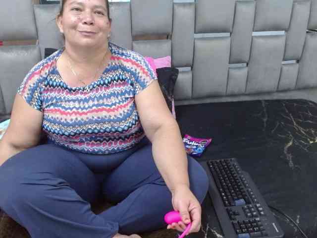 Loly47 webcam