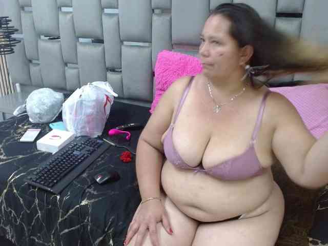 Loly47 webcam
