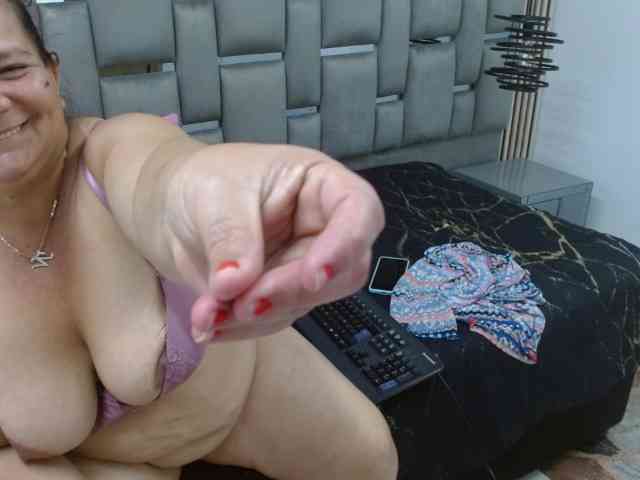 Loly47 webcam