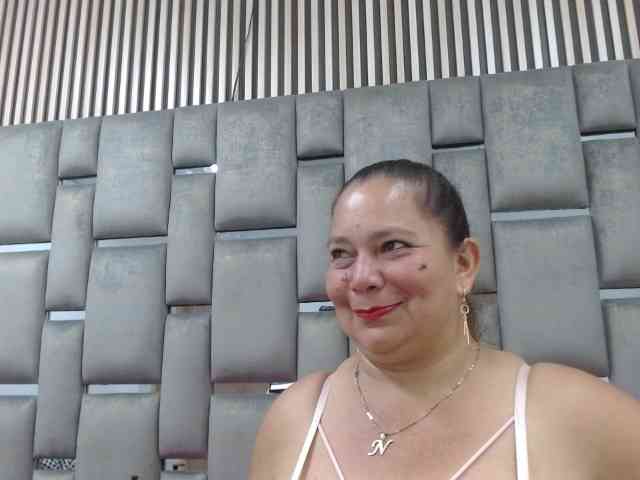 Loly47 webcam