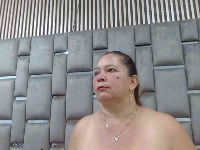Loly47 webcam