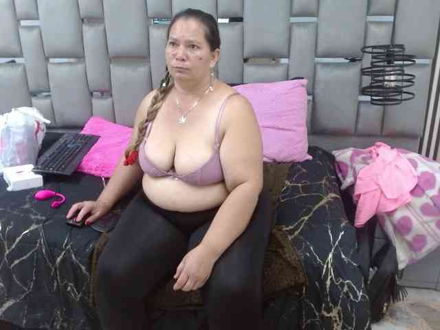 Loly47 webcam