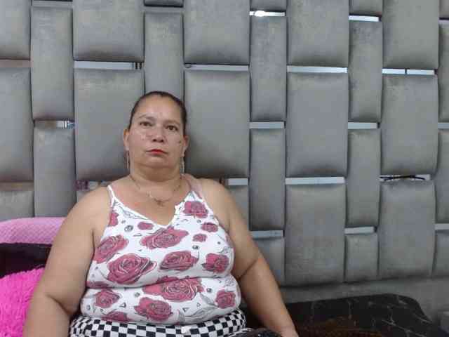 Loly47 webcam
