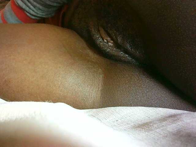 Avrilhunt's BongaCams show and profile