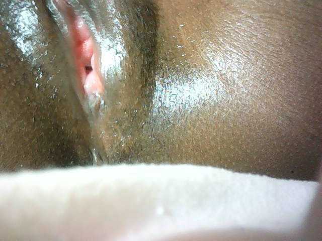 Avrilhunt's BongaCams show and profile