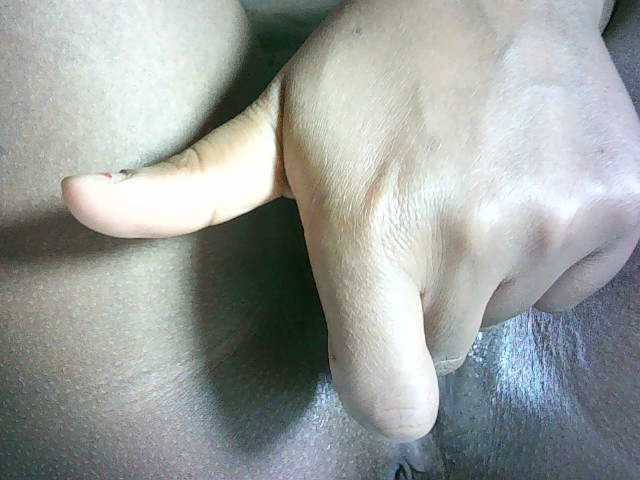 Avrilhunt's BongaCams show and profile