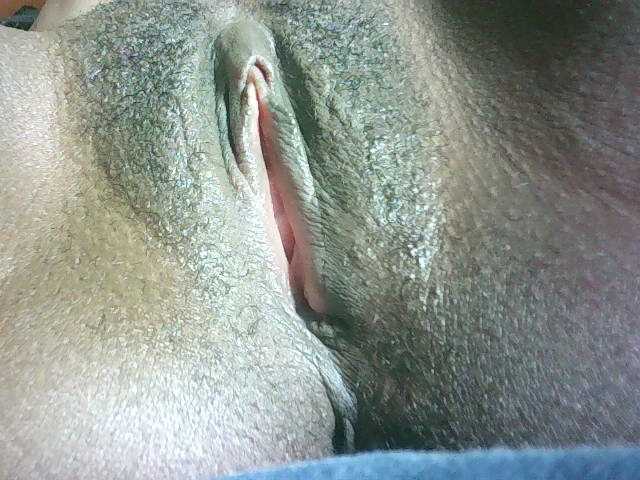 Avrilhunt's BongaCams show and profile