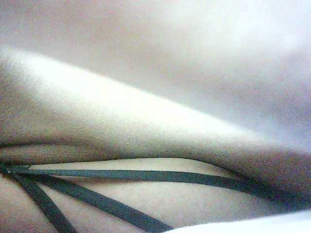 Avrilhunt's BongaCams show and profile