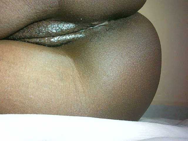 Avrilhunt's BongaCams show and profile