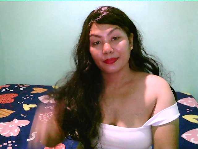 len37 webcam bongacams model stream image
