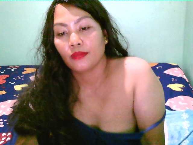 len37 webcam bongacams model stream image