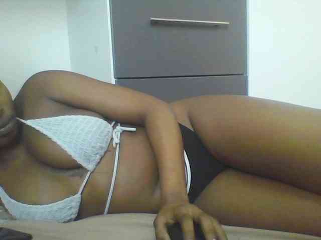 Mellaniee Live Webcam on BongaCams