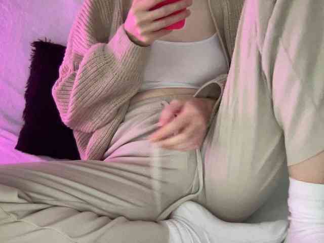 BestyBoobs webcam