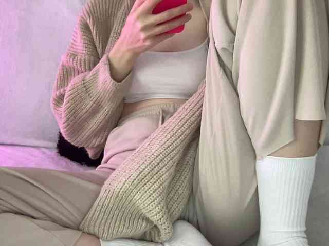 BestyBoobs webcam