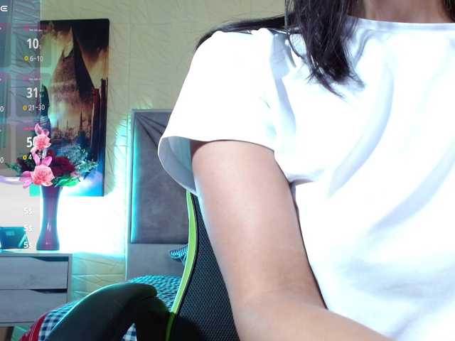 Offline estrella-lee on BongaCams