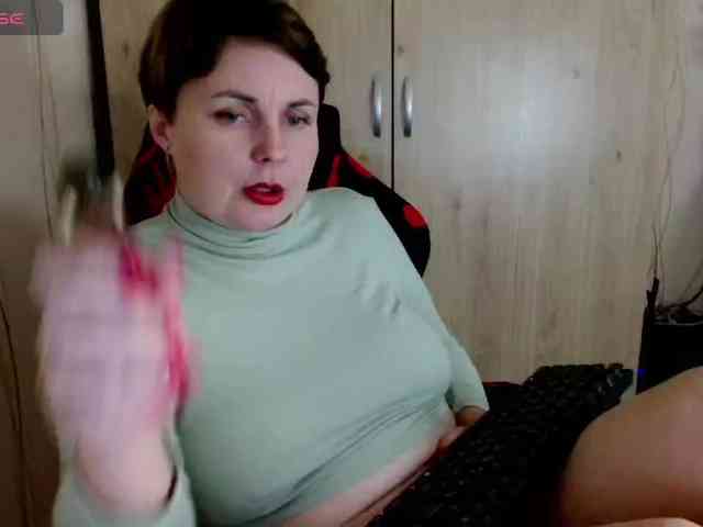 individual-and-purewhite webcam