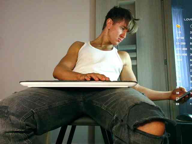 JustChrisHere JustChrisHere