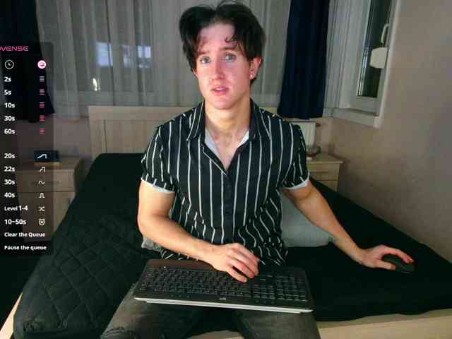 JustChrisHere Live Webcam on BongaCams