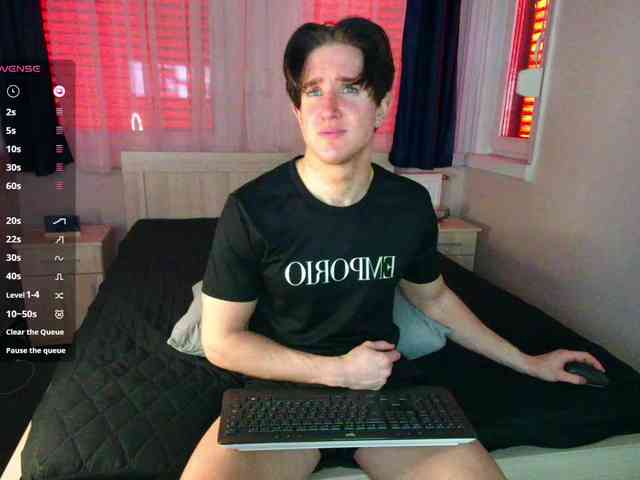 JustChrisHere Live Webcam on BongaCams