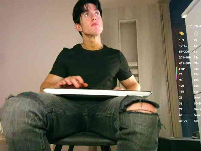 JustChrisHere JustChrisHere