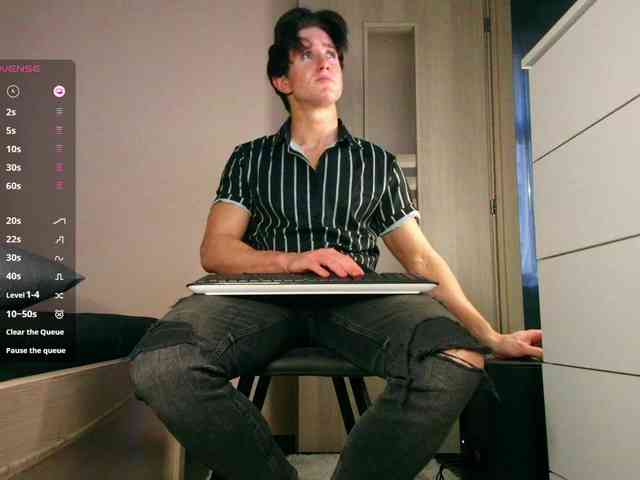 JustChrisHere Live Webcam on BongaCams