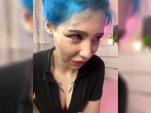 Alismoon66's BongaCams show and profile