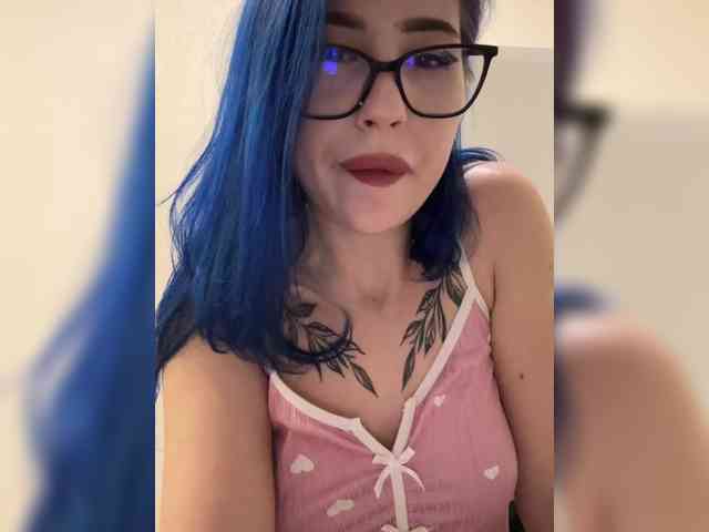 Alismoon66 bongacams