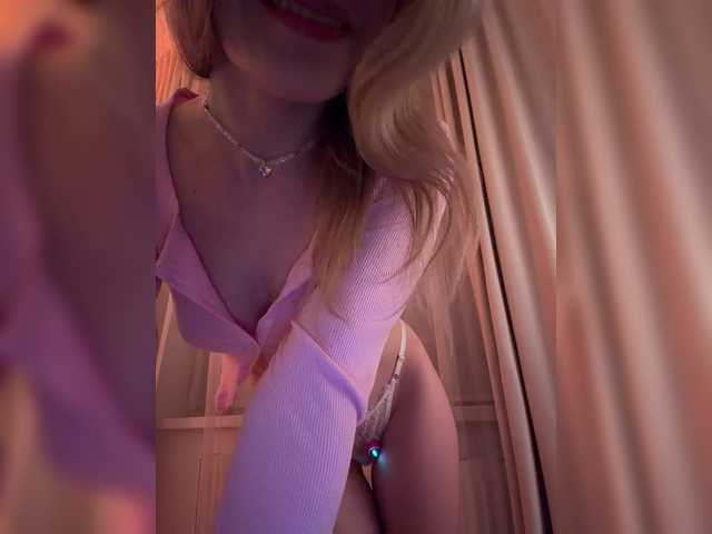 MayWey's BongaCams show and profile