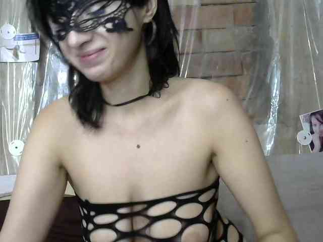 Lady_of_Perfection webcam