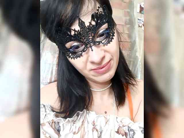 Lady_of_Perfection webcam