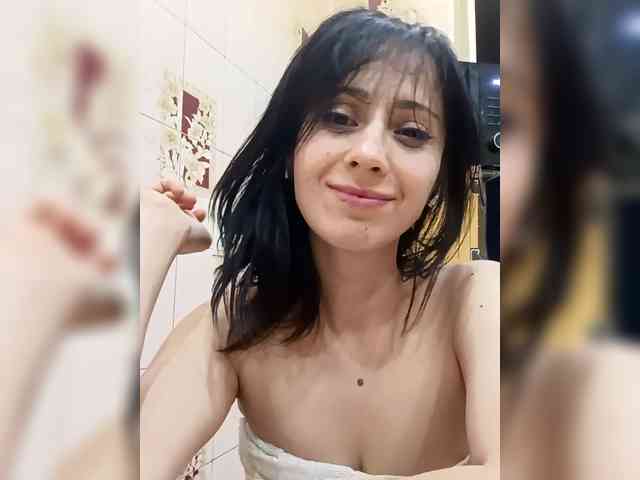 Lady_of_Perfection webcam