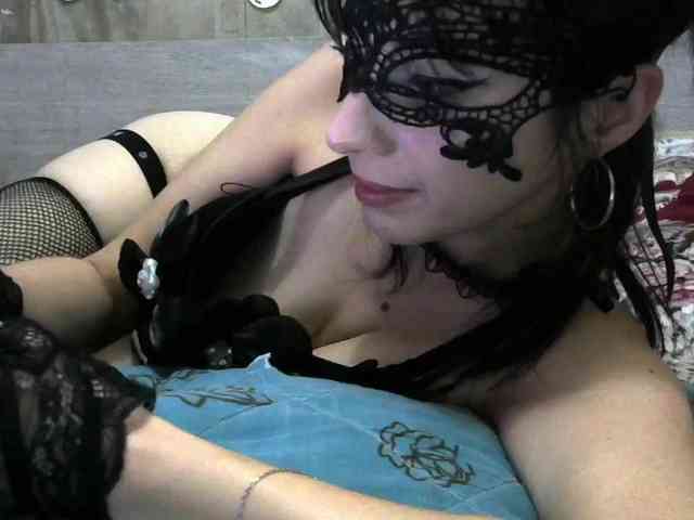 Lady_of_Perfection webcam