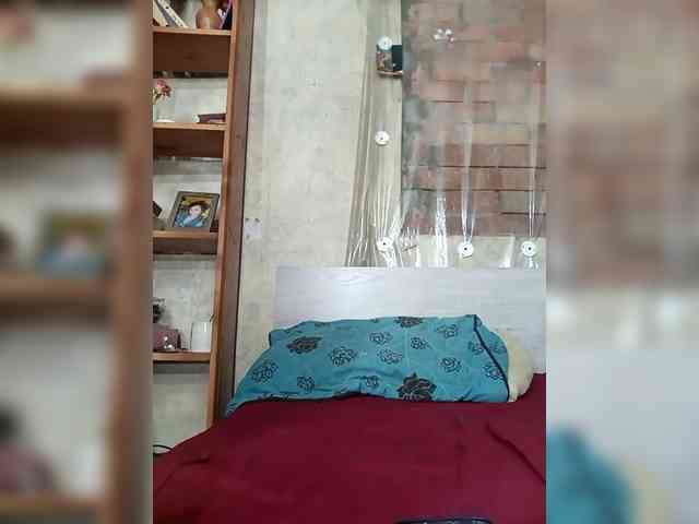 Lady_of_Perfection webcam