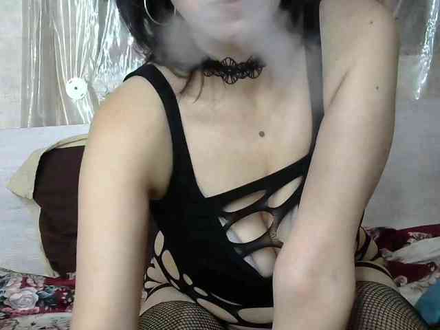 Lady_of_Perfection webcam
