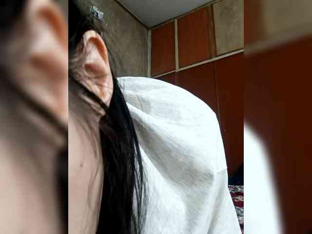 Lady_of_Perfection webcam