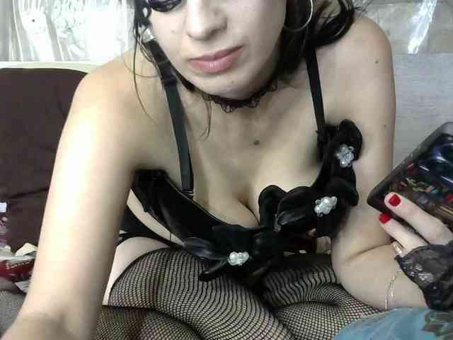 Lady_of_Perfection webcam